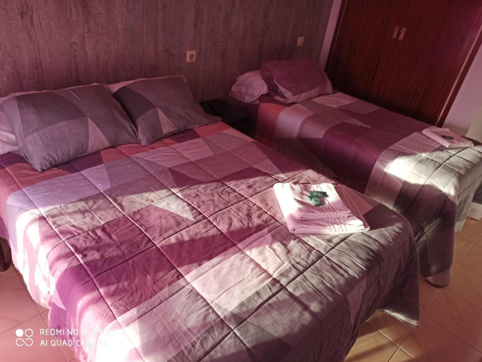 Hostal Galicia ฟิกวยเรส ภายนอก รูปภาพ